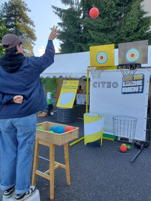 stand jeu double basket tri sensibilisation